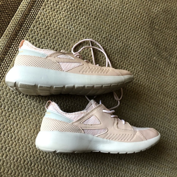 US Polo Association 8.5 Pink Walking Shoe - Picture 2 of 8